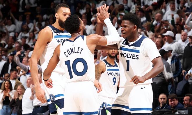 略显犹疑 略显犹疑